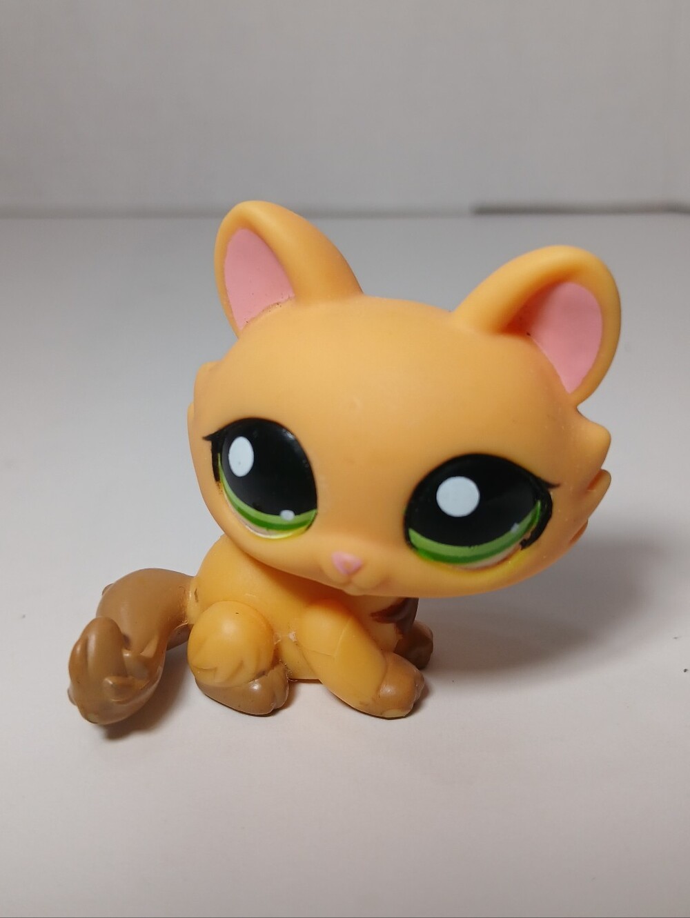 Littlest Pet Shop LPS Orange Crouching Kitten Cat With Green Eyes #1669